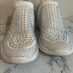 Belos Memory Foam Elegant White Slip-On Women's Sneakers Size 8 1/2